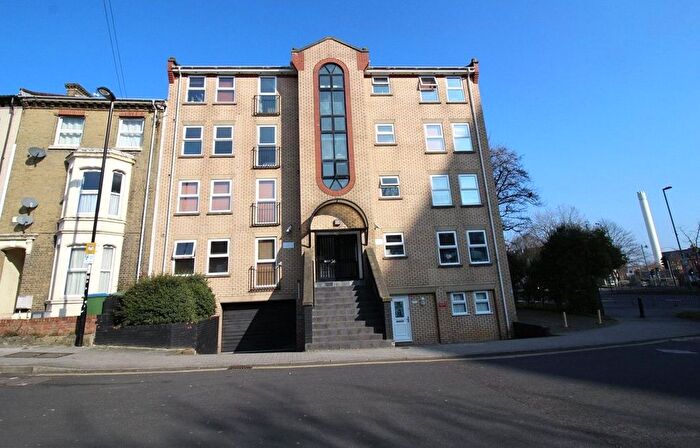 1 Bedroom Flat To Rent In Bellevue Road, Southampton, Hampshire, SO15