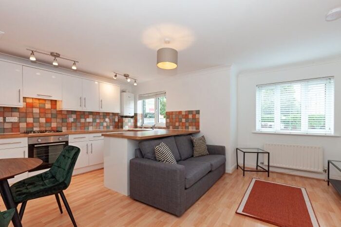 2 Bedroom Flat To Rent In Horspath Driftway, Headington, OX3