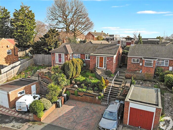 3 Bedroom Bungalow For Sale In Beacon Drive, Bean, Dartford, Kent, DA2