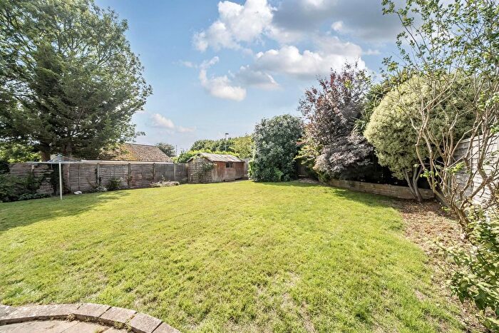 4 Bedroom Detached House For Sale In Pipit Close, Waterlooville, PO8