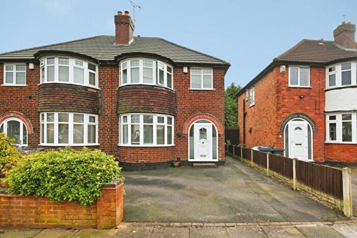 3 Bedroom Semi Detached House For Sale In Allman Road, Birmingham, B24