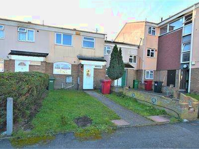 3 Bedroom House To Rent In Newchurch Road, Slough, SL2