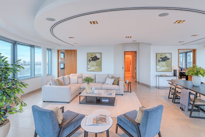 3 Bedroom Penthouse For Sale In Bridges Court Road, London, SW11