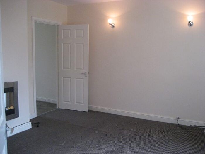 3 Bedroom Semi-Detached House To Rent In Wigley Road, Humberstone, Leicester, LE5