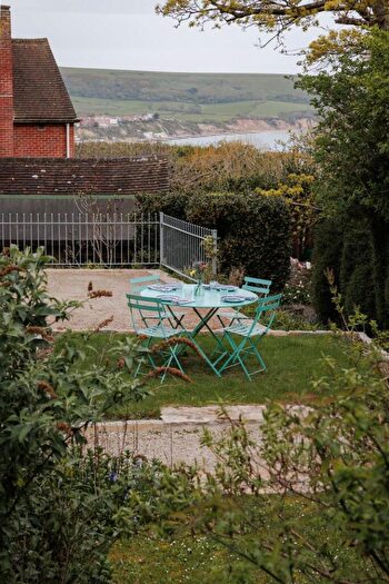 4 Bedroom Detached House For Sale In Swanage, Dorset, BH19 - Photo 4