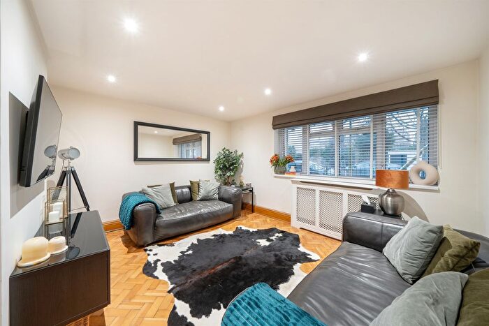 1 Bedroom Flat For Sale In Guildford Road, London, SW8