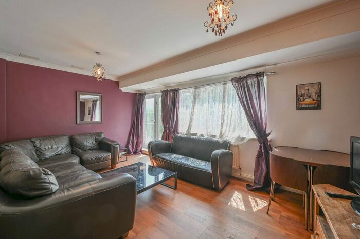 1 Bedroom Flat To Rent In Leeland Terrace, West Ealing, London, W13