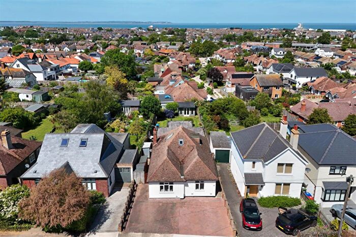 4 Bedroom Detached Bungalow For Sale In Kings Avenue, Whitstable, CT5