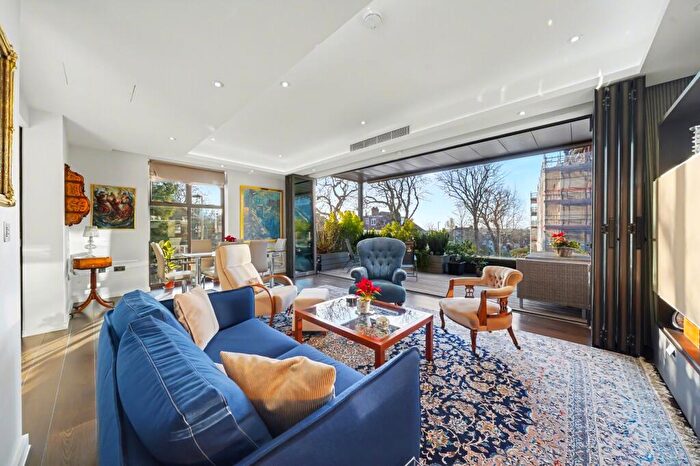 3 Bedroom Apartment For Sale In West Heath Drive, London, NW11