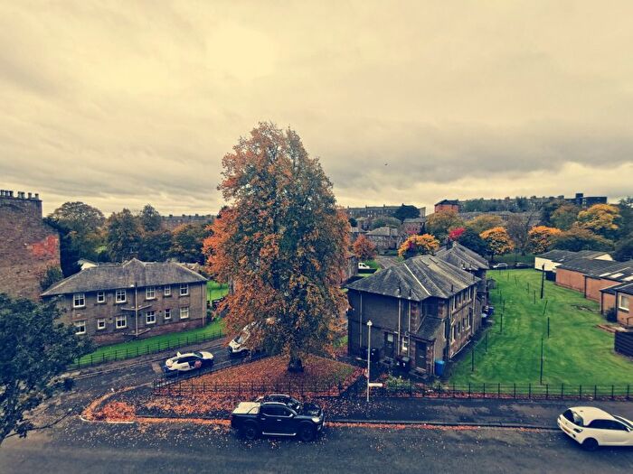 2 Bedroom Flat To Rent In Scott Street, West End, Dundee, DD2