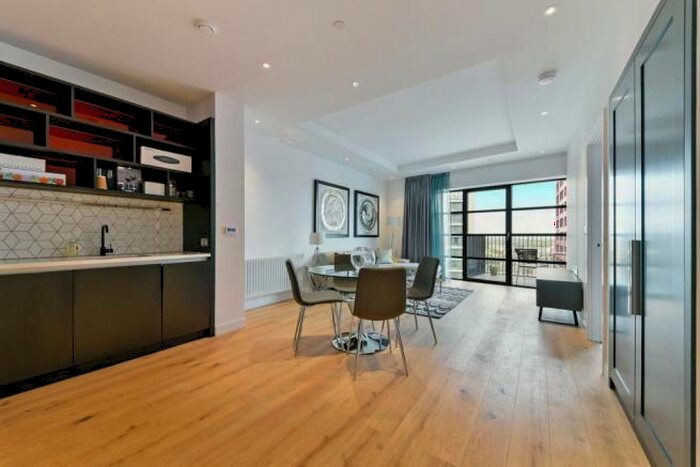 1 Bedroom Flat To Rent In City Island, London, E14