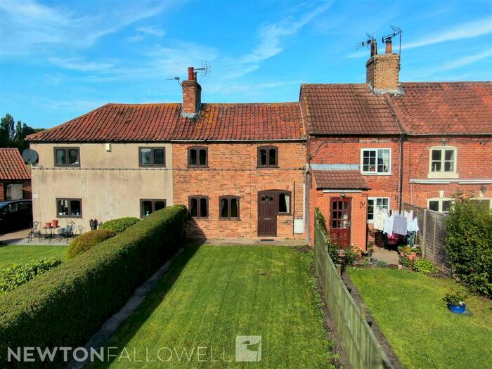 2 Bedroom Cottage For Sale In Mill Lane, Rockley, Retford, DN22