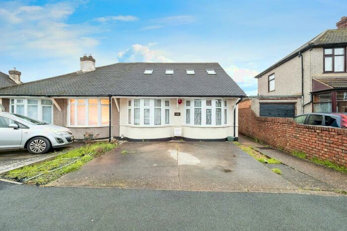 5 Bedroom Semi-Detached Bungalow For Sale In Rothbury Avenue, Rainham, RM13