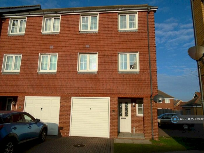 3 Bedroom End Of Terrace House To Rent In Macquarie Quay, Eastbourne, BN23