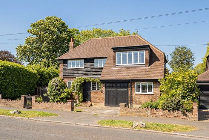 4 Bedroom Detached House For Sale In Lower Hampton Road, Sunbury-On-Thames, TW16
