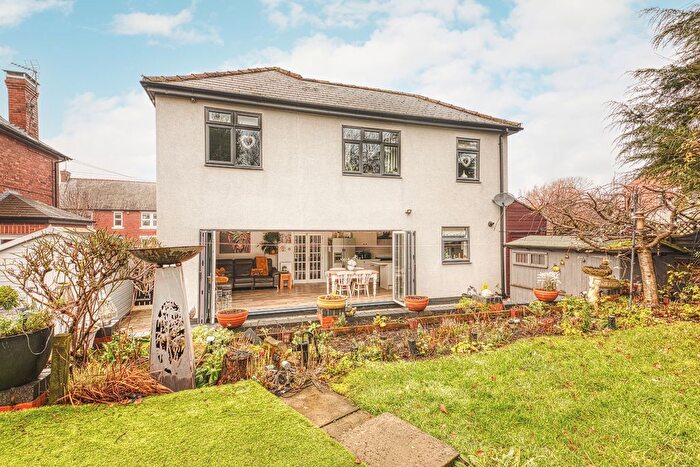 5 Bedroom Detached House For Sale In Leamoor Avenue, Somercotes, DE55