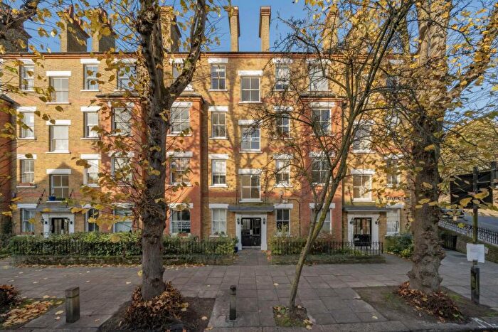 2 Bedroom Flat To Rent In Grove Place, London, NW3