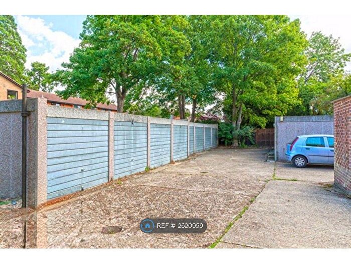 1 Bedroom Flat To Rent In Egmont Road, Sutton, SM2