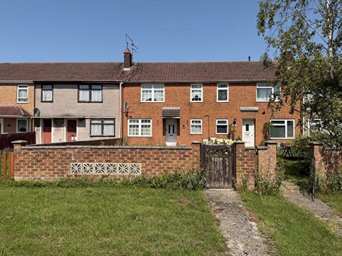 3 Bedroom Terraced House For Sale In Queens Drive, Swindon, Wiltshire, SN3