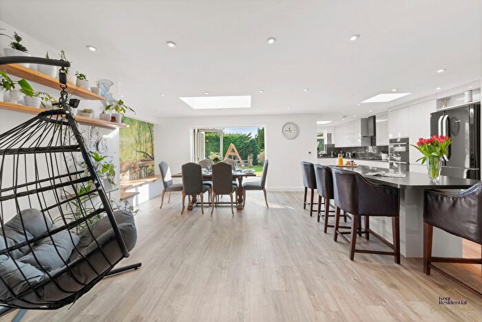 5 Bedroom Detached House For Sale In Willington Street, Maidstone, ME15