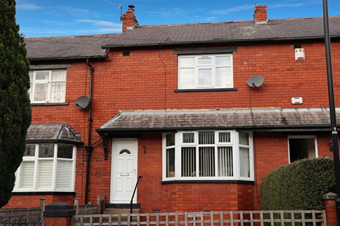 2 Bedroom Terraced House To Rent In Sunnybank Road, Horsforth, Leeds, Uk, LS18