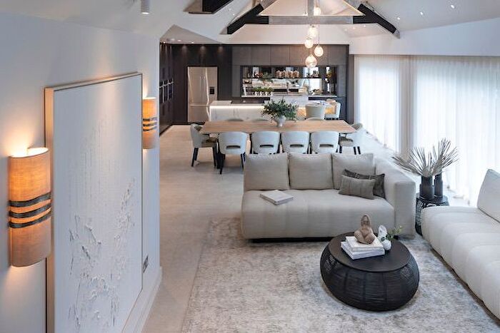 4 Bedroom Detached House To Rent In Medina, Broad Lane, Grappenhall, Warrington, WA4