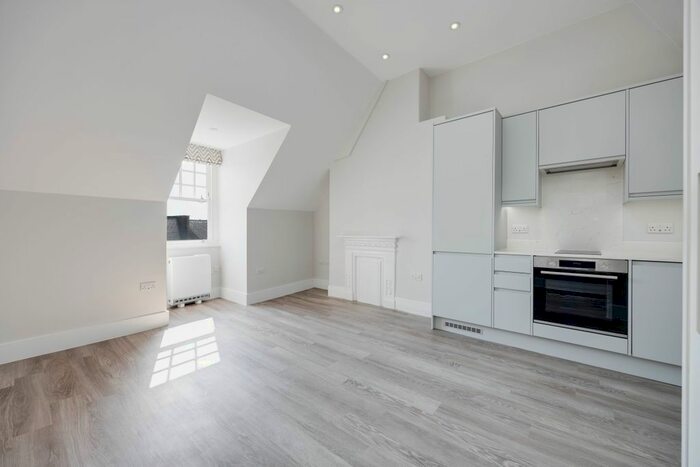 Studio To Rent In Kings Road, London, SW3