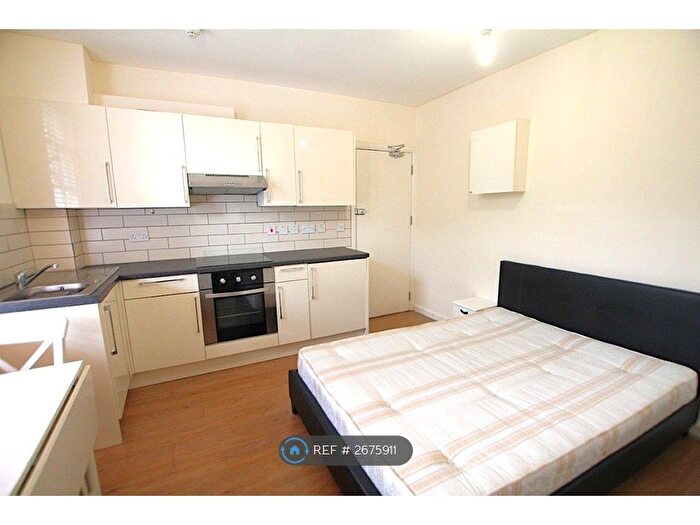 Studio To Rent In Camden, Camden, NW1