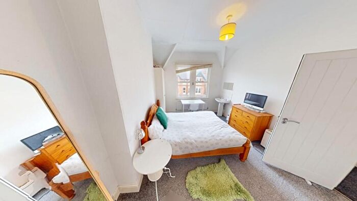 5 Bedroom Semi-Detached House To Rent In Burford Road, Nottingham, NG7