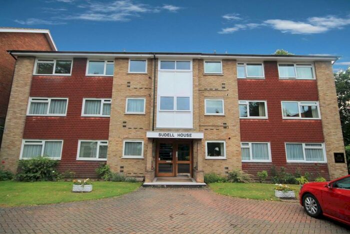 1 Bedroom Flat To Rent In Upper Brighton Road, Surbiton, KT6
