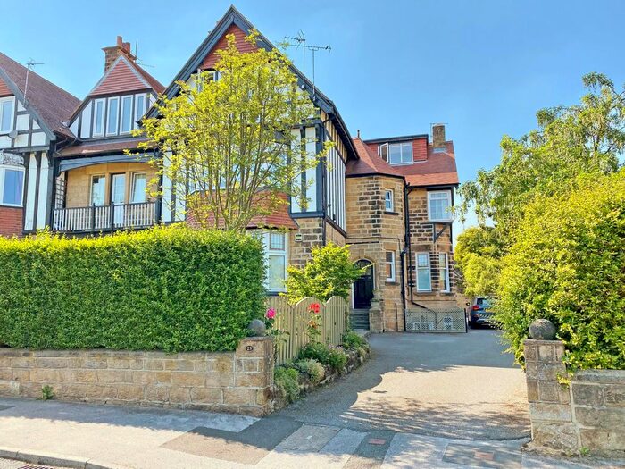 2 Bedroom Flat To Rent In Harlow Oval, Harrogate, HG2