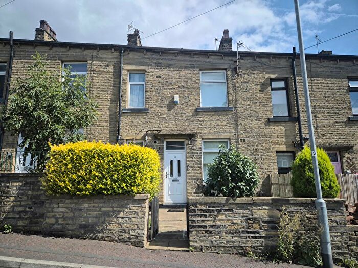 2 Bedroom Terraced House To Rent In West Parade, Sowerby Bridge, HX6