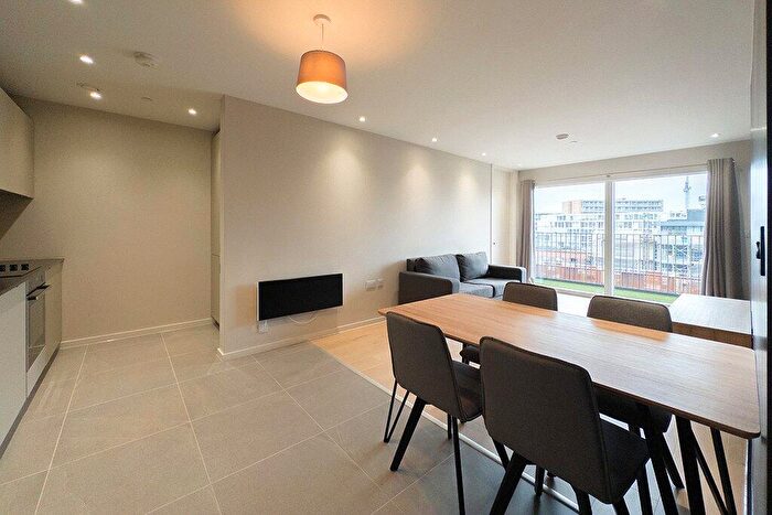 2 Bedroom Apartment To Rent In Spinners Way, Castlefield, Manchester, M15