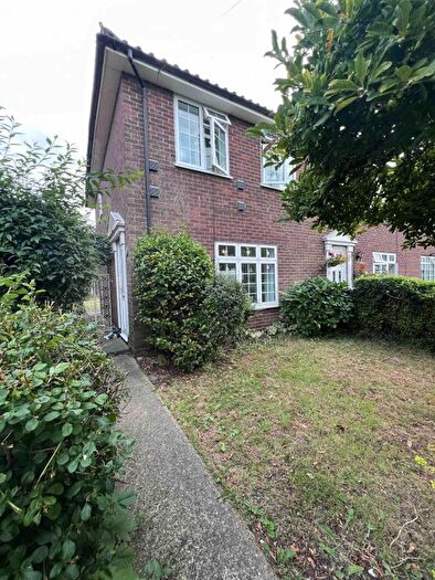 3 Bedroom End Of Terrace House To Rent In Horton Road, Staines, TW19