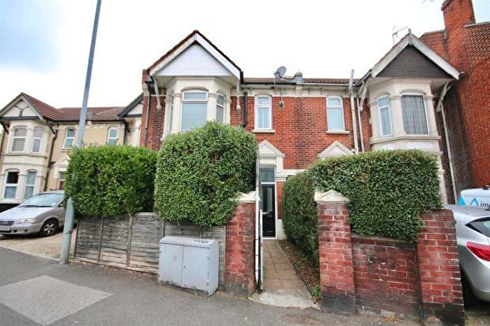 2 Bedroom Apartment To Rent In Milton Road, Portsmouth, PO3