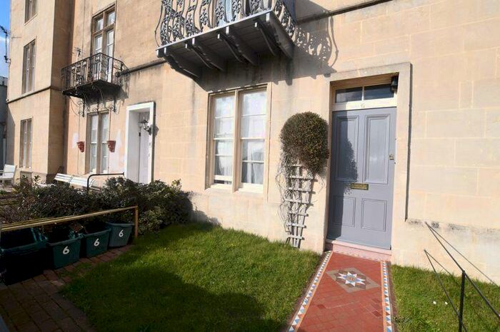 1 Bedroom Apartment To Rent In South Terrace, Weston-Super-Mare, BS23