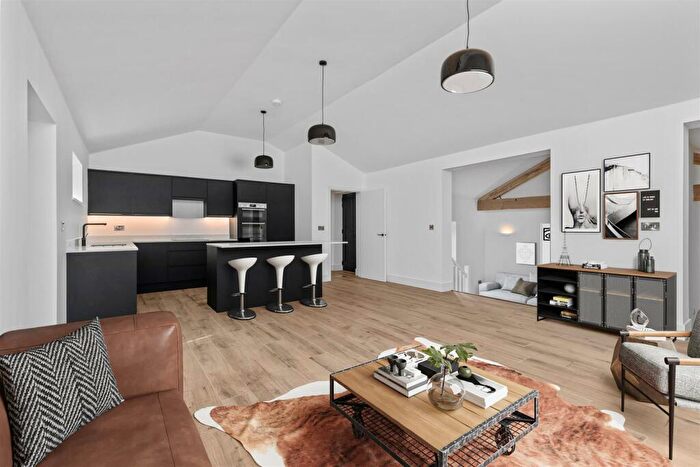 3 Bedroom Barn Conversion For Sale In Kents Yard, BN17