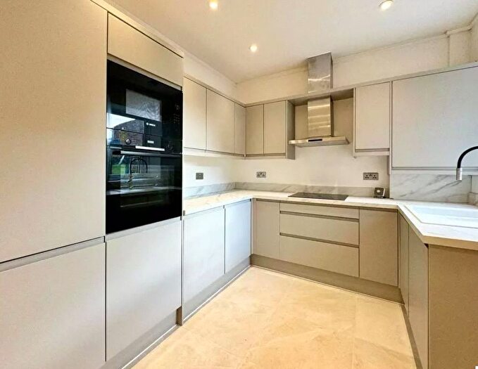 2 Bedroom Flat To Rent In Fanshaw St, London, N1