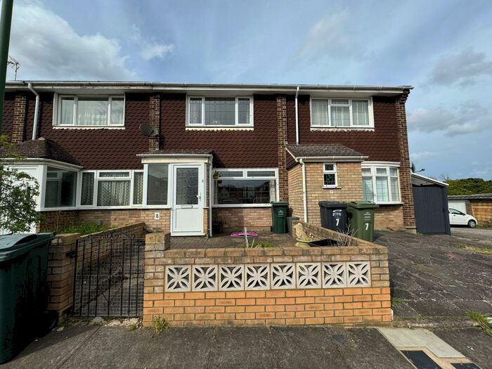 2 Bedroom Terraced House To Rent In Rutland Close, Dartford, DA1