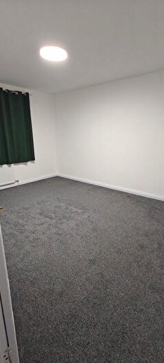 3 Bedroom Flat To Rent In Kingston Road, Staines, TW18