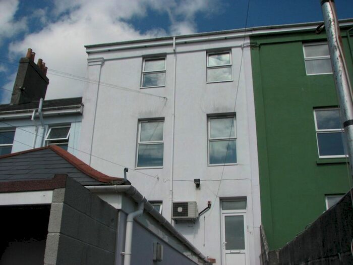 1 Bedroom Flat To Rent In Rear Of Hyde Park Road, Plymouth, Devon, PL3