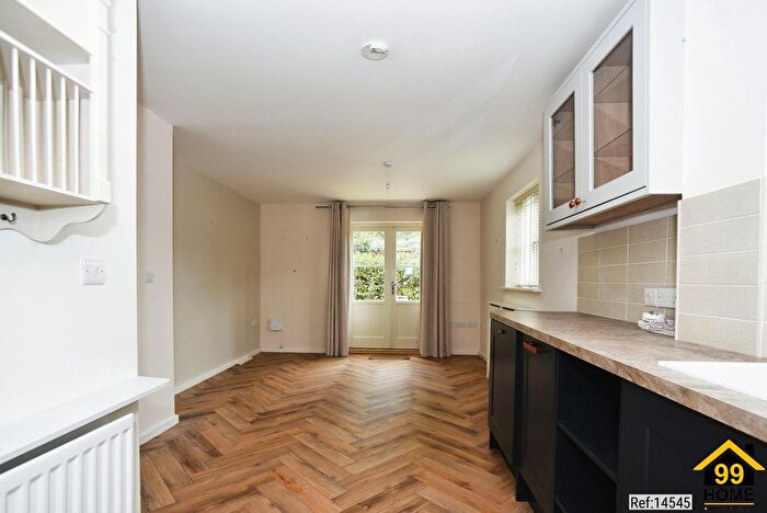 1 Bedroom Flat For Sale In Hardie Close, Tetbury, GL8