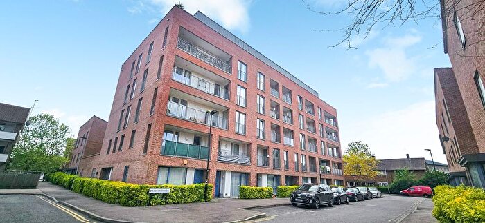 1 Bedroom Flat For Sale In Canning Town, London, E16