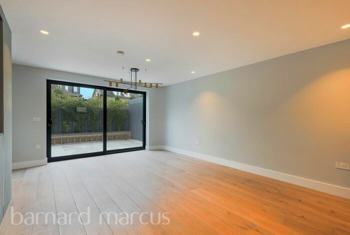 4 Bedroom Property To Rent In Lime Grove, New Malden, KT3