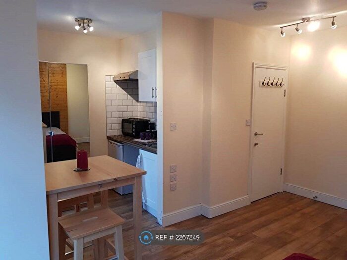 Studio To Rent In London, London, N7