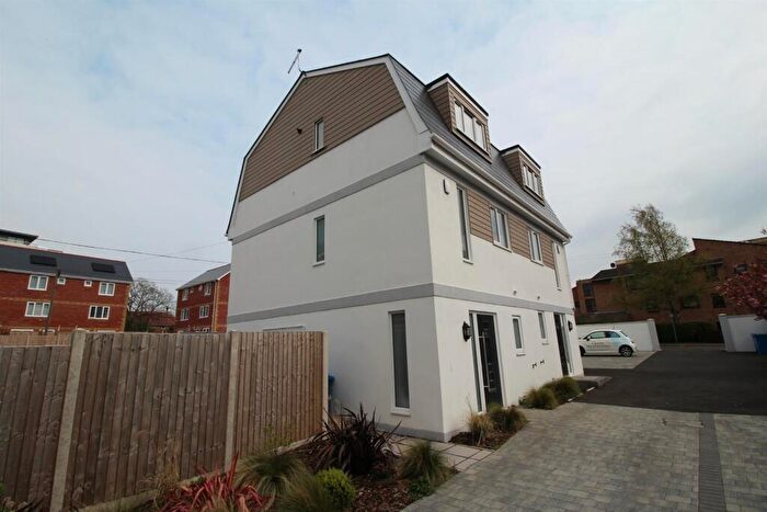 3 Bedroom Town House To Rent In Seldown Lane, Poole, BH15