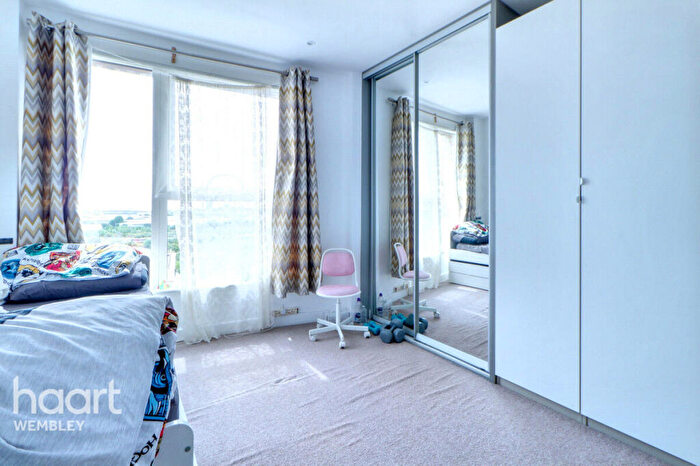 3 Bedroom Apartment For Sale In , NW10