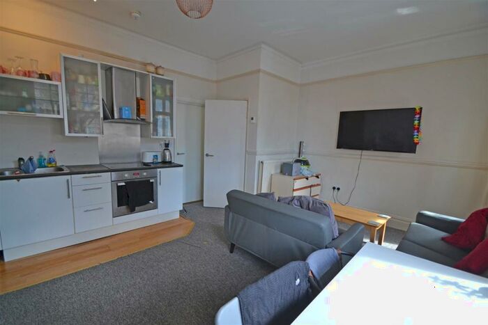 4 Bedroom Flat To Rent In Melville Road, Hove, BN3