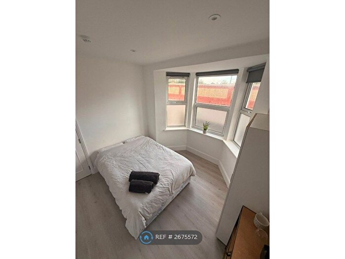 Studio To Rent In Colville Road, London, E11