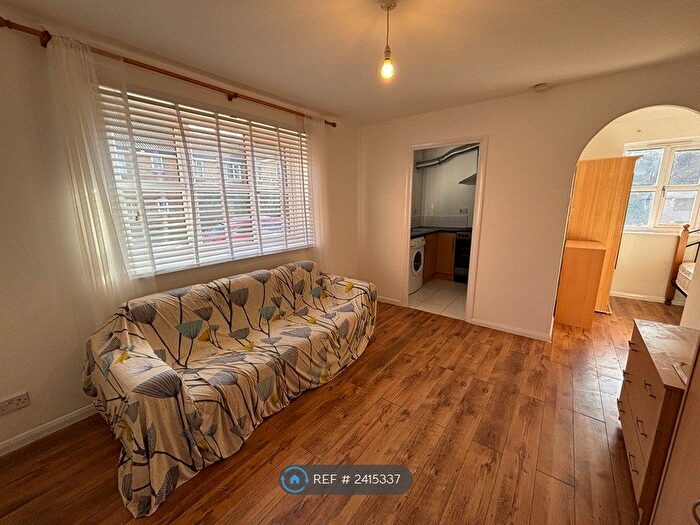 Studio To Rent In John Williams Close, London, SE14